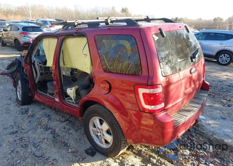 2010 Ford Escape Xlt z USA, uszkodzony, nr VIN 1FMCU9DG9AKA80459